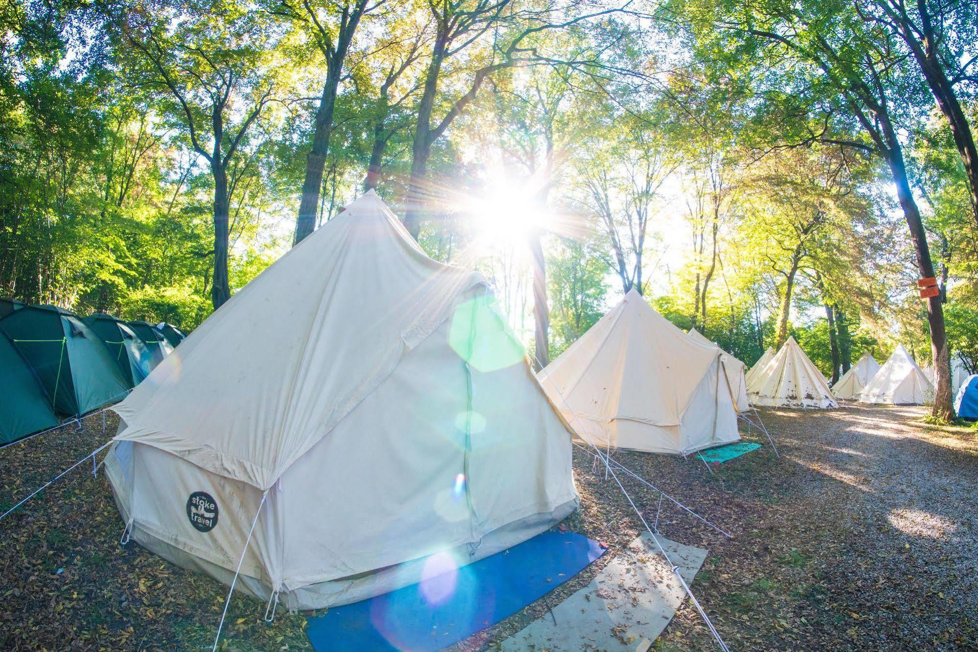 Pamplona Camping Hotel Aizoáin Екстериор снимка